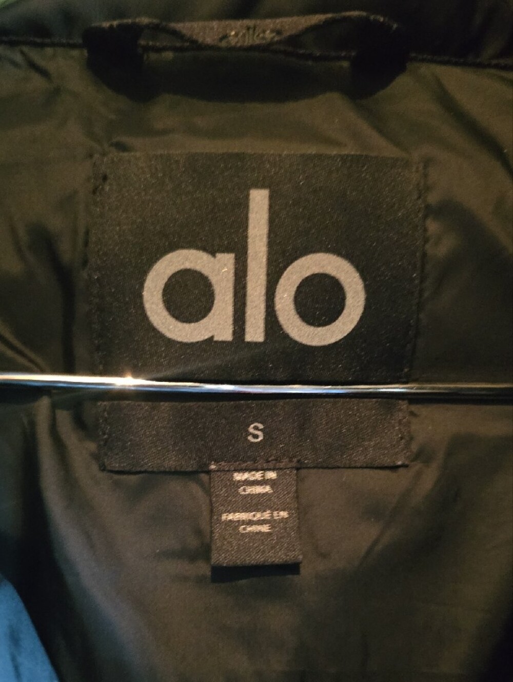 Alo Aspen Love Puffer Jacket, Black, Small NWOT - Picture 2 of 6